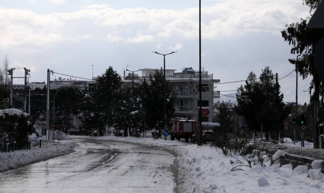 Κακοκαιρία Ελπίδα: Στην κυκλοφορία η Λ. Καρέα -Κατεχάκη -Aπομακρύνονται τα οχήματα από τη Μεσογείων