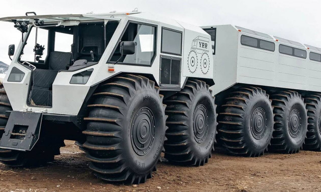 Το ρώσικο Sherp ATV δεν τρομάζει από την κακοκαιρία «Ελπίδα»