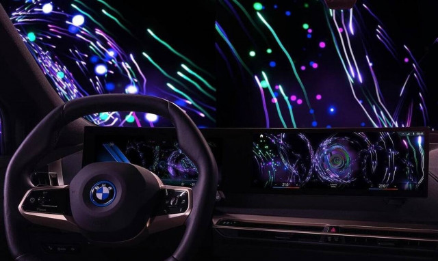 Ψηφιακή τέχνη από Cao Fei στο εσωτερικό μιας BMW
