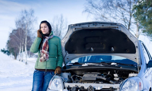 Πώς θα βάλεις μπροστά το αμάξι αν μείνει από μπαταρία
