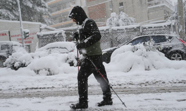 LIVE BLOG: H κακοκαιρία Ελπίδα ταλαιπωρεί για δεύτερη ημέρα - Λεπτό προς λεπτό οι εξελίξεις