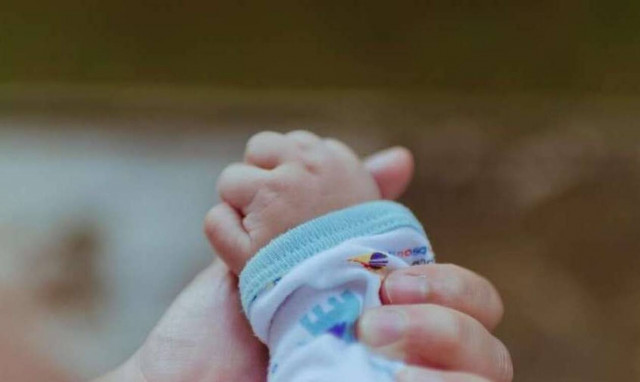 Κατερίνη: Συγκλονίζει η μητέρα του βρέφους που πέθανε από κορονοϊό -«Στα χέρια μας άρχισε να φεύγει»