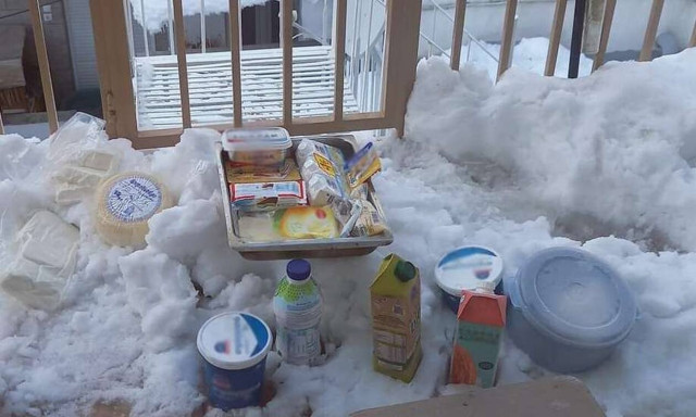 Έκαναν το μπαλκόνι τους ψυγείο στο Χαλάνδρι!