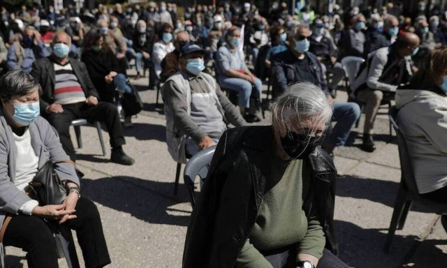 Διπλές αυξήσεις στις συντάξεις για χιλιάδες ασφαλισμένους