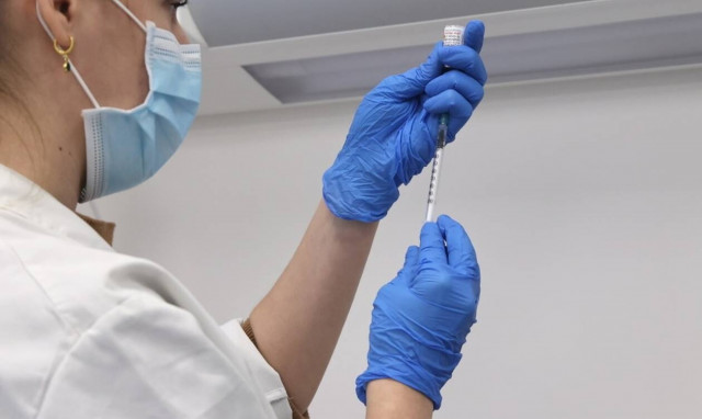 Πάτρα: Έκανε εμβόλιο για τον κορονοϊό στη θέση άλλου - Μόλις τον κατάλαβαν έγινε... καπνός