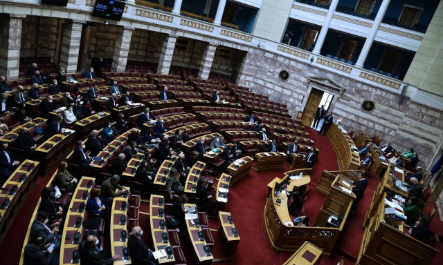 Οι δώδεκα προτάσεις δυσπιστίας - Η μοναδική πρόταση μομφής και σε βάρος ποιου είχε υποβληθεί