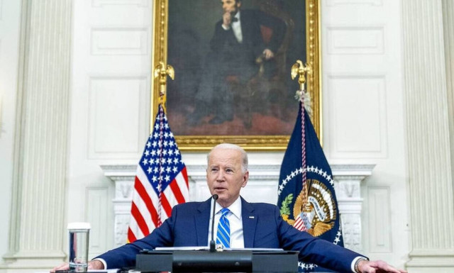 ΗΠΑ-Ουκρανία: Οι πρόεδροι Μπάιντεν και Ζελένσκι θα έχουν αργότερα σήμερα τηλεφωνική επικοινωνία