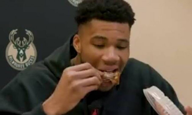 Γιάννης Αντετοκούνμπο: Έκανε δηλώσεις τρώγοντας κοτόπουλο! (video)