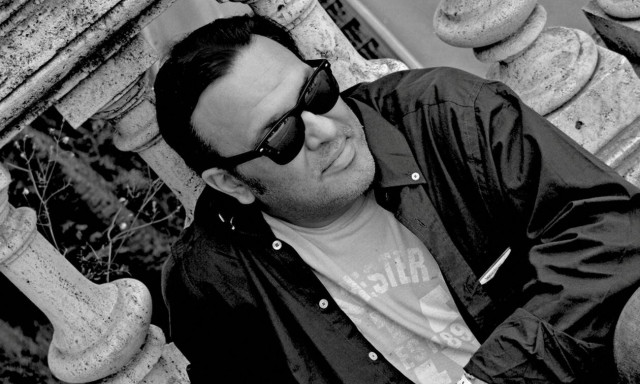 Ο Κώστας Λειβαδάς στο Newsbomb.gr: Είμαστε σε ένα διαρκές remake και περιμένουμε χρόνια ένα restart