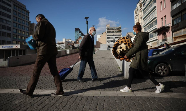 Προς παράταση των μέτρων για μια εβδομάδα – Παράθυρο αισιοδοξίας από Πλεύρη για μείωση των νεκρών