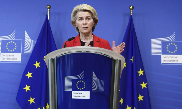 Φον ντερ Λάιεν: Αν έκαναν όλοι τρίτη δόση εμβολίου στην ΕΕ θα αποφεύγαμε 1 εκατ. νοσηλείες