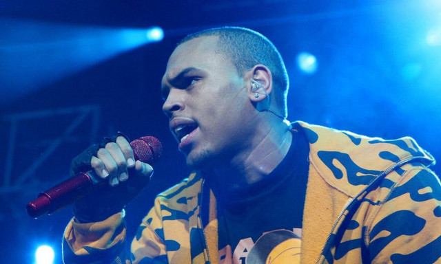 Κρις Μπράουν: Κατηγορείται ότι νάρκωσε και βίασε γυναίκα σε γιοτ