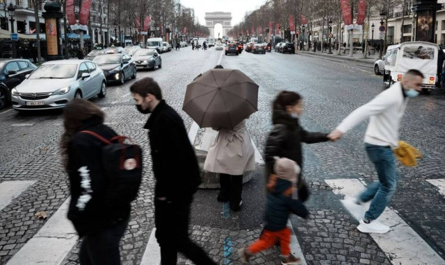 COVID-19: Η Ευρώπη χαλαρώνει, εμείς;