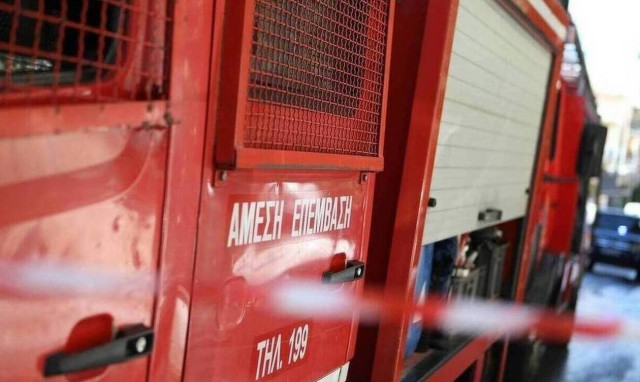 Συναγερμός στη Χαλκίδα από φωτιά σε κατάστημα εστίασης