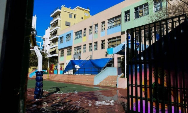 Ανοικτό το ενδεχόμενο τηλεκπαίδευσης σε κάποια σχολεία τη Δευτέρα