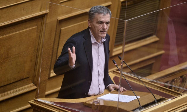 Τσακαλώτος σε Κεραμέως: Θα γυρίσουμε στην ποδιά και θα απαγορευτεί το rock