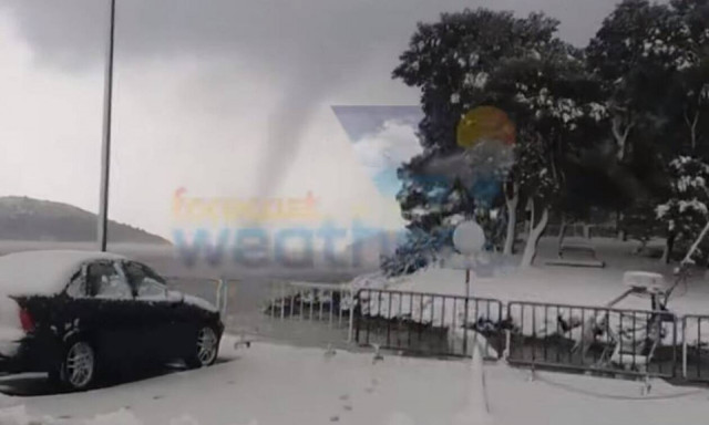 Υδροστρόβιλος εμφανίστηκε στη Σκιάθο - Εντυπωσιακές εικόνες (video)