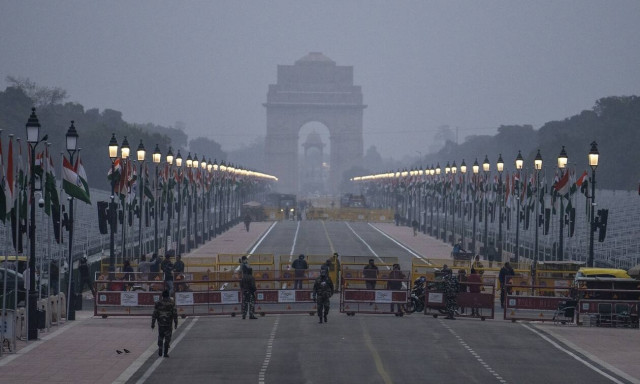 Ινδία: Ασυνήθιστο κύμα ψύχους πλήττει το Νέο Δελχί