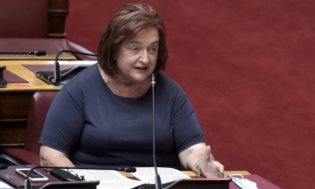 Μαριέττα Γιαννάκου: Παραμένει στη ΜΕΘ μετά το χειρουργείο στο οποίο υποβλήθηκε