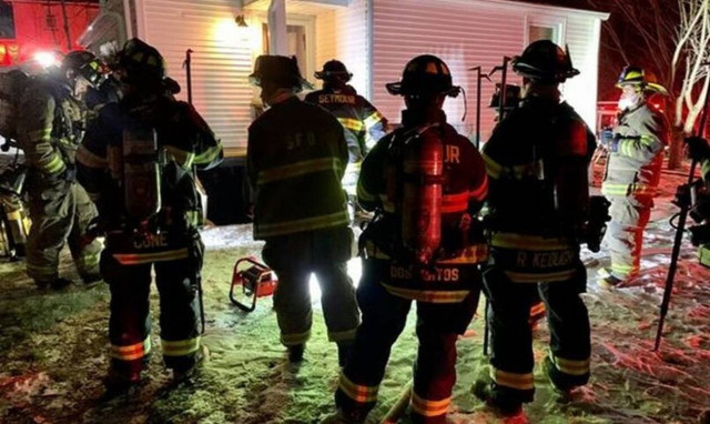 Η γκάφα της χρονιάς: Αμερικανός έκαψε το σπίτι του με φλογοβόλο - Προσπαθούσε να καθαρίσει τα χιόνια