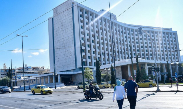 Τέλος εποχής για το εμβληματικό Hilton - Αλλάξει ριζικά και ανοίγει το 2024 ως Conrad