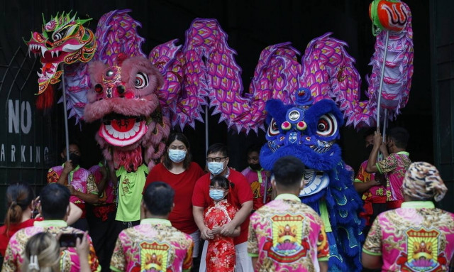 Kινεζική Πρωτοχρονιά 2022: Εκατομμύρια Ασιάτες υποδέχονται με ελπίδα την «Χρονιά της Τίγρης»