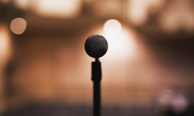 Σε τραγική κατάσταση η τραγουδίστρια που έπεσε θύμα διαρροής ακατάλληλου περιεχομένου (vid)