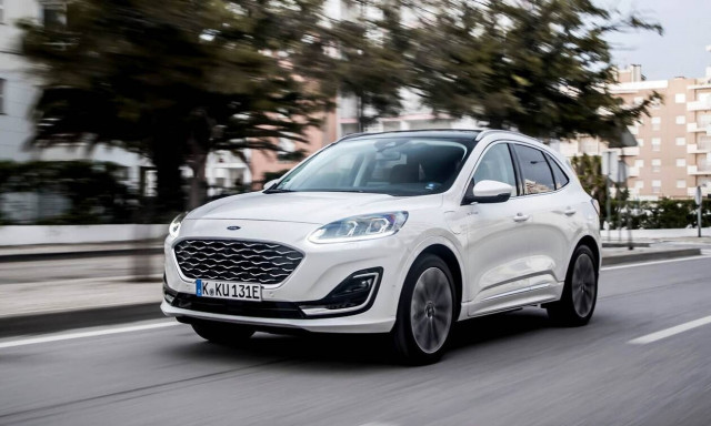 Ford: Οι οδηγοί του Kuga Plug-in Hybrid είχαν 1.100 λιγότερα κιλά εκπομπής CO2