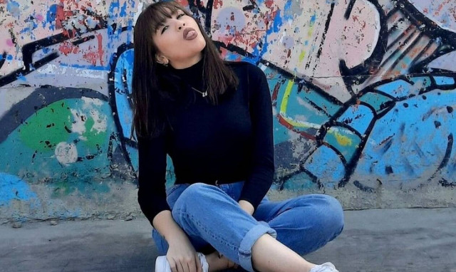 Η Κρητικοπούλα που έχει ξετρελάνει το Tik Tok με τα βιντεάκια της!