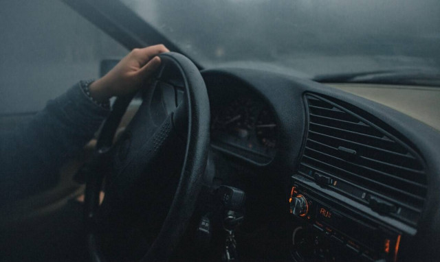 Έρευνα αποκαλύπτει: Το εσωτερικό του αυτοκινήτου είναι πιο βρώμικο και από τουαλέτα