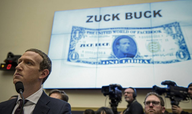 «Μαύρη ημέρα» για το Facebook: Mείωση των ενεργών χρηστών και 200 δις δολάρια «ζημιά»