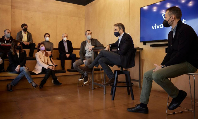 Συνάντηση Μητσοτάκη με εργαζομένους της Viva Wallet - Ψήφος εμπιστοσύνης της JP Morgan στην εταιρία