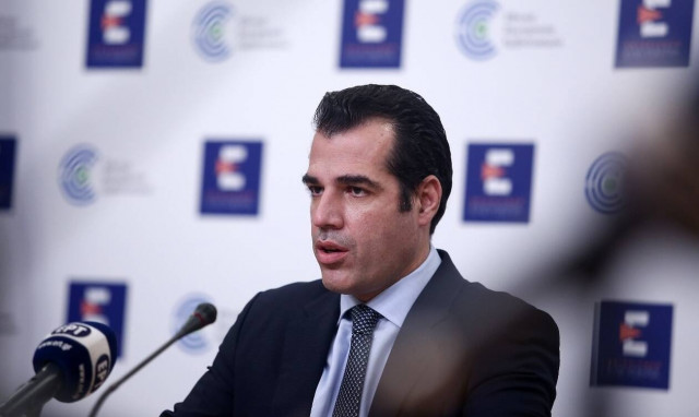 Πλεύρης: Παράταση της θητείας των επικουρικών μέχρι το τέλος του 2022