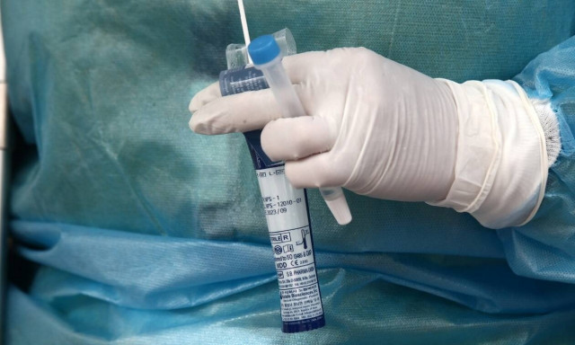 ΠΟΕΔΗΝ: Από την τσέπη τους θα πληρώνουν τα rapid-test, οι υγειονομικοί που δεν έκαναν τρίτη δόση