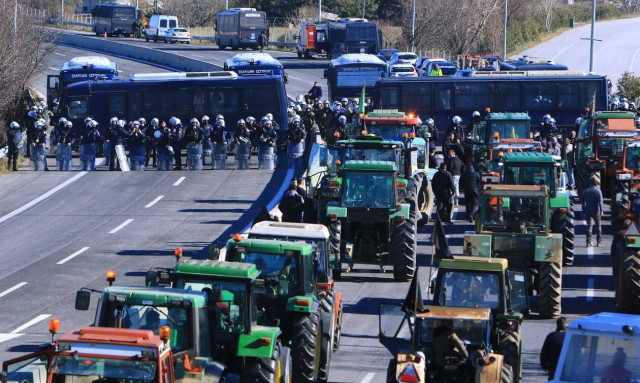 αγρότες μπλόκα ελας 