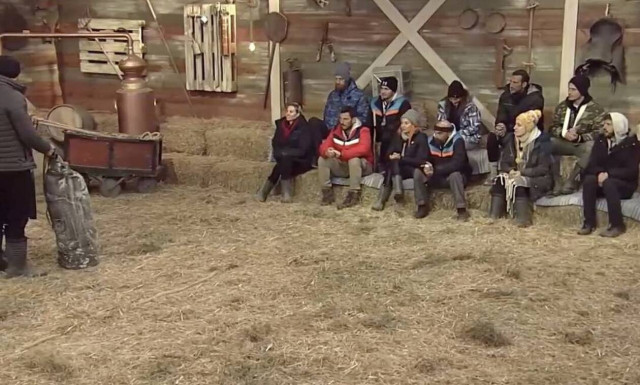 Η Φάρμα: «Τα μάτια της έβγαζαν αστραπές - Τους ''έπιασα'' στον αχυρώνα» (video)