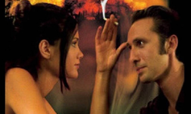 Τα «Φτηνά τσιγάρα» του Ρένου Χαραλαμπίδη γίνονται μιούζικαλ - Το νέο πρόγραμμα των παραστάσεων