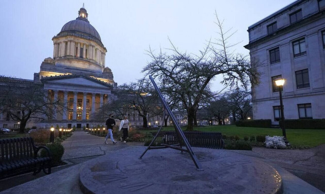 Κορονοϊός: Οι θάνατοι εξαιτίας της COVID-19 στις ΗΠΑ ξεπέρασαν τους 900.000