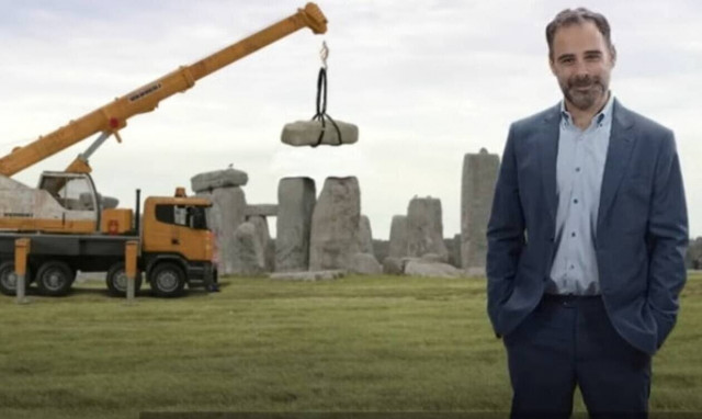 Μανώλης Εμμανουήλ: Από το «The Durrells» στη βρετανική καμπάνια για τα γλυπτά του Παρθενώνα