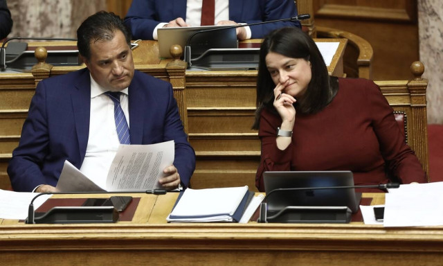 Σχολεία: Κόντρα για την «Ελληνική Αγωγή» του Άδωνι Γεωργιάδη – Τι απαντά ο ίδιος