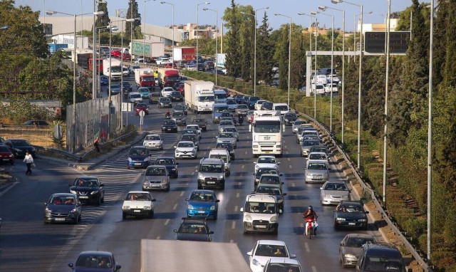 Κίνηση: Δυσκολίες σε Κηφισό και Παραλιακή - Ποιους δρόμους να αποφύγετε