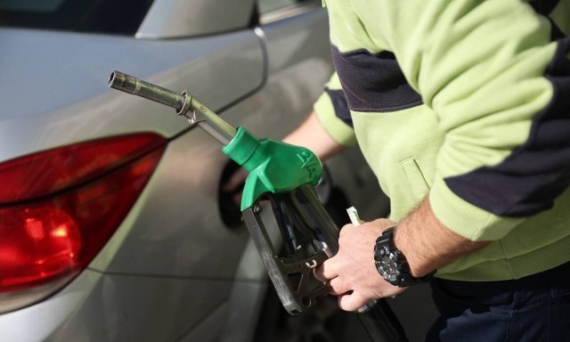 Καύσιμα – Ασμάτογλου στο Newsbomb.gr: Ανεξέλεγκτες οι αυξήσεις – Έπρεπε να τις είχαμε προλάβει