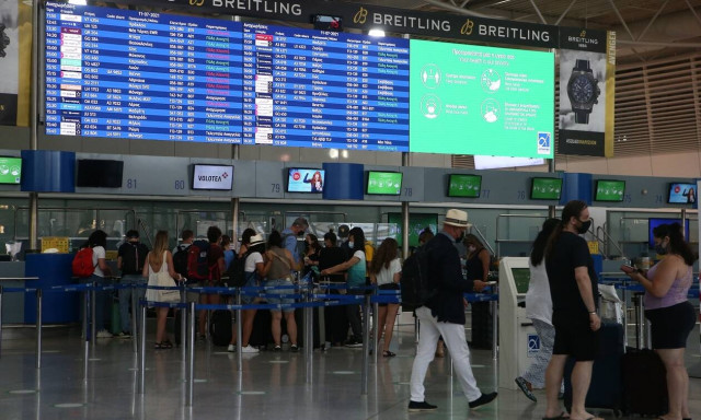 Χωρίς υποχρέωση αρνητικού τεστ οι εμβολιασμένοι ταξιδιώτες στην Ελλάδα - Τι ισχύει από αύριο