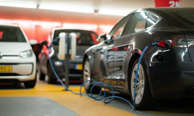 «Κινούμαι Ηλεκτρικά ΙΙ»: Ανοίγει ο 2ος κύκλος με επιδότηση 8.000 ευρώ - Πότε ξεκινούν οι αιτήσεις