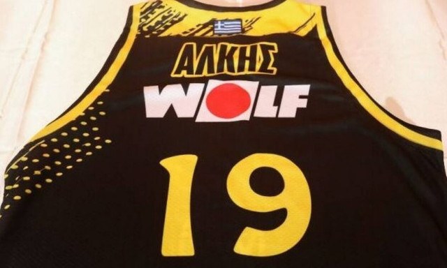 Άρης: Απέσυρε την φανέλα με το «19» για τον Άλκη (videos)