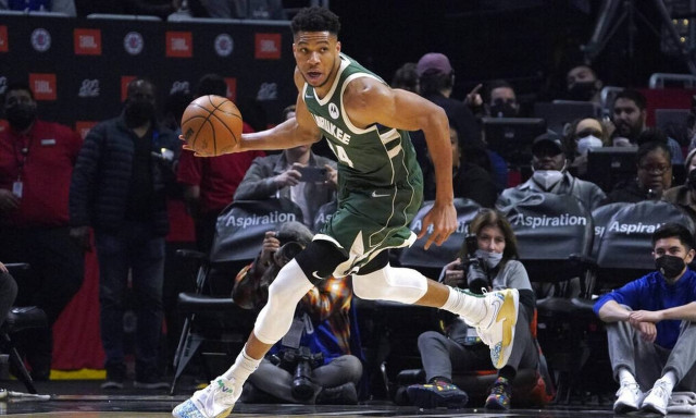 Γιάννης Αντετοκούνμπο: Ηγετική εμφάνιση και νίκη με ρεκόρ για τους Μπακς επί των Κλίπερς