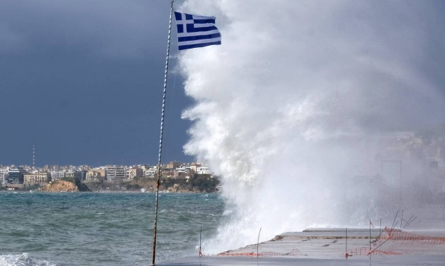 Καιρός - Αρναούτογλου: Θέλει προσοχή την Τρίτη (8/2) - Σφοδροί βοριάδες έως και 10 μποφόρ