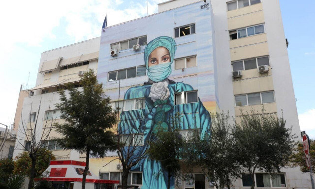 Βατόπουλος στο Newsbomb.gr: Οι θάνατοι προκαλούν ανησυχία - Υπό εξέταση η κόπωση των υγειονομικών