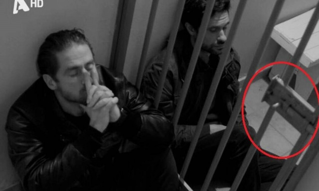 Σασμός: Η απάντηση του σκηνοθέτη για το λάθος στο κελί του Αστέρη (video)