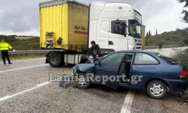 Λαμία: Σοβαρό τροχαίο με τρεις τραυματίες στις στροφές του Δομοκού